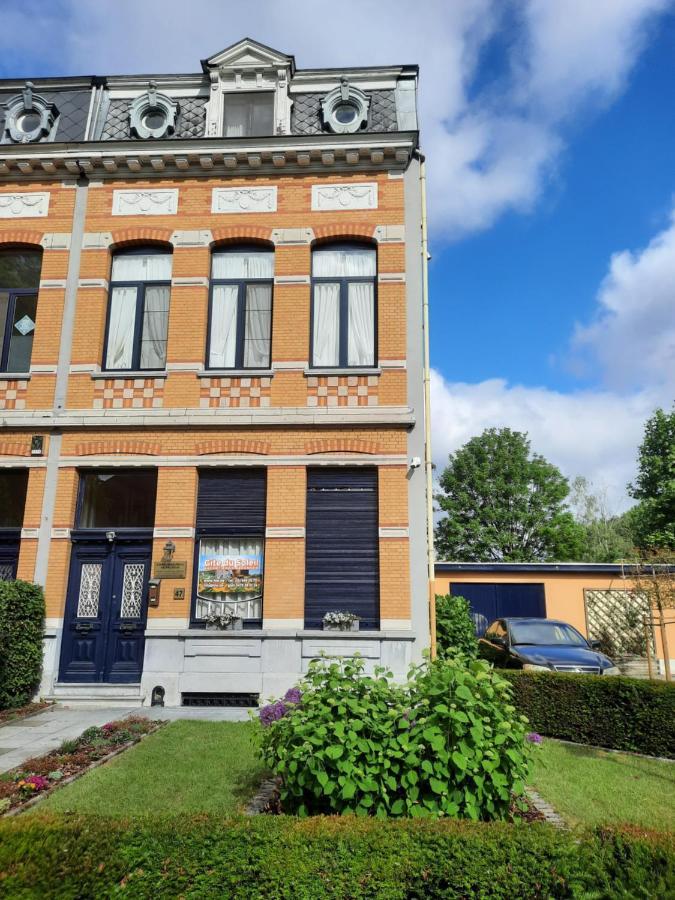 On Our Way To Antwerp, First Stop Mortsel Exterior photo