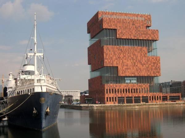 On Our Way To Antwerp, First Stop Mortsel Exterior photo