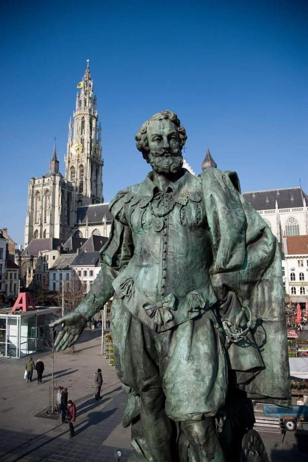 On Our Way To Antwerp, First Stop Mortsel Exterior photo